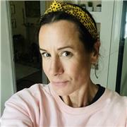 I am a professional oil painter and tutor with over 15 years teaching experience. I specialise in teaching colour theory